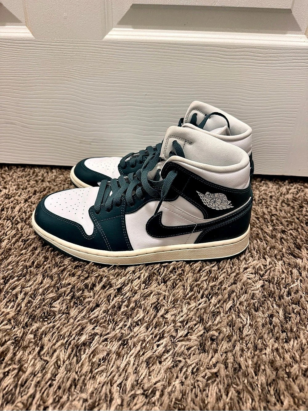 Nike Air Jordan 1 Mid Gorge Green/Summit White Mid Sneakers